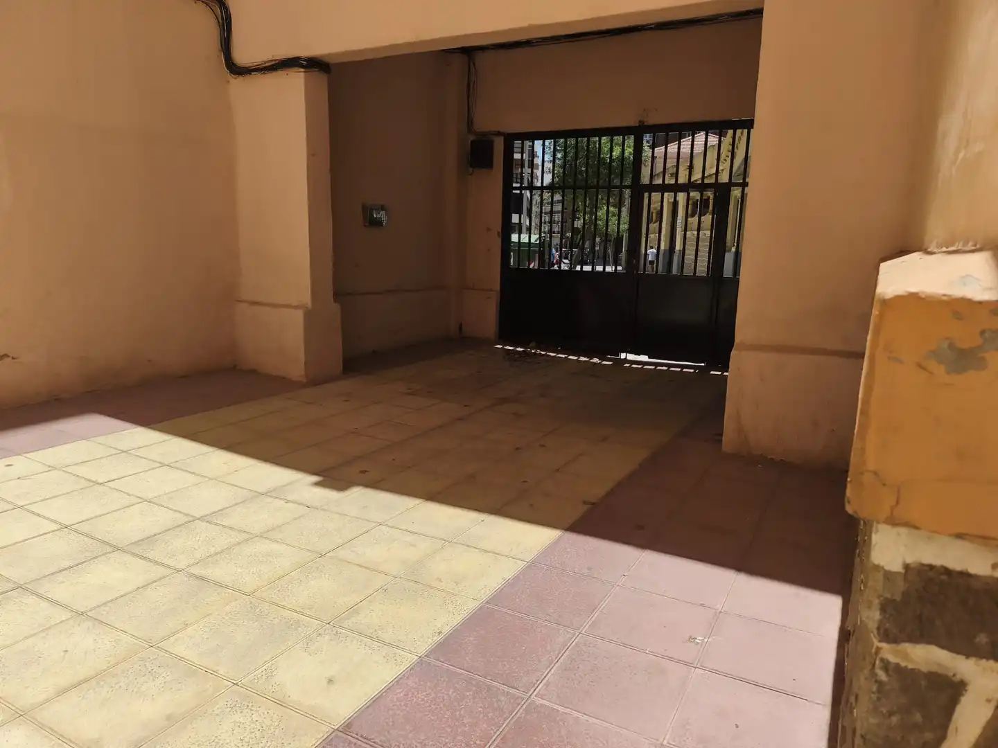 Parkplatz von Wohnungen zur Miete in Cartagena mit Klimaanlage, Heizung und Möbliert