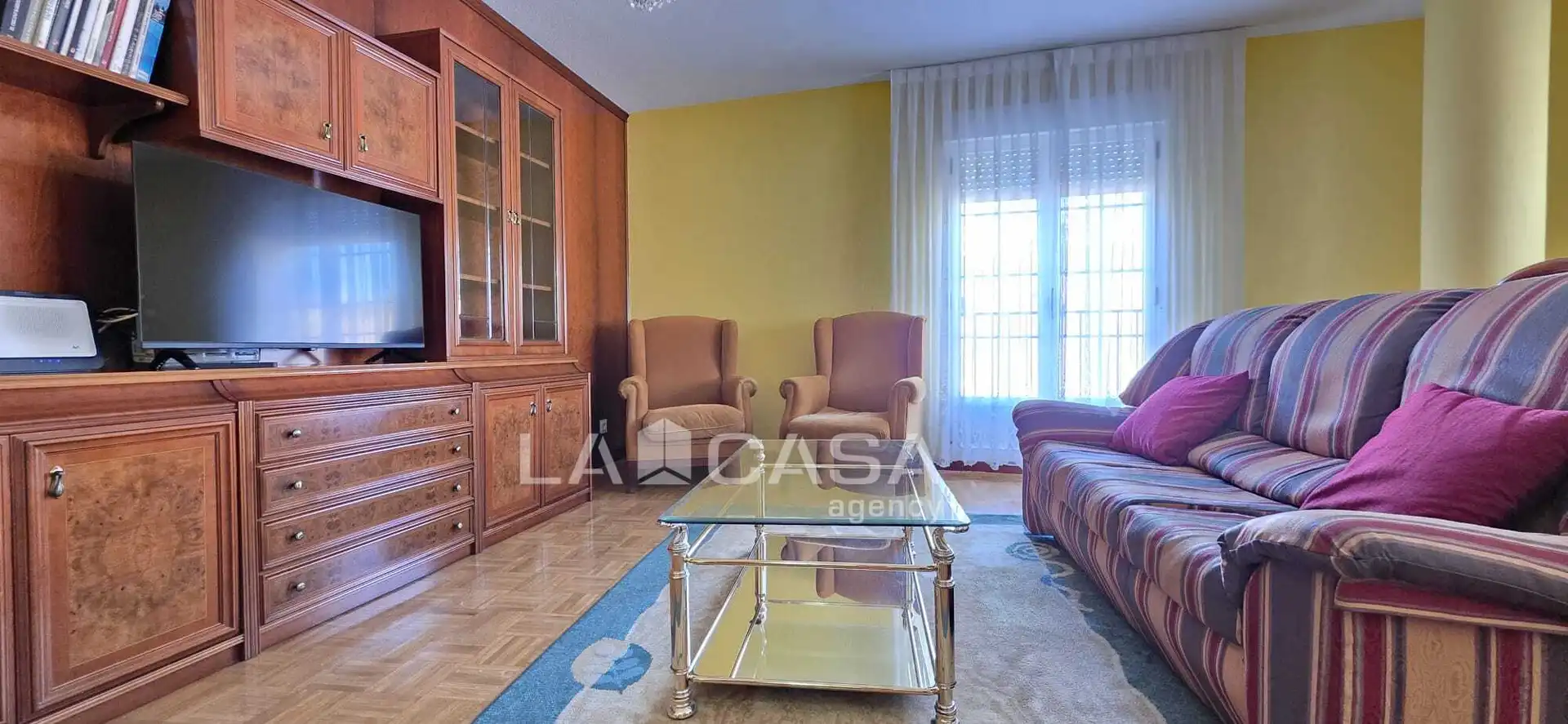 Sala d'estar de Pis de lloguer en Valladolid amb Calefacció i Balcó