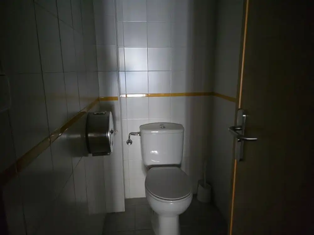 Geschaftsraum zur Miete in PIRINEOS, Universidad