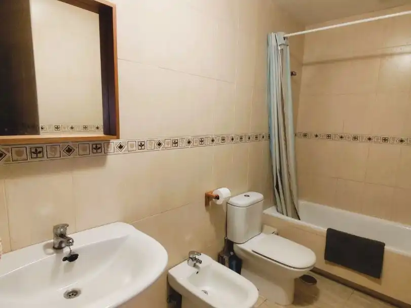 Bany de Pis en venda en Tomelloso amb Terrassa i Balcó