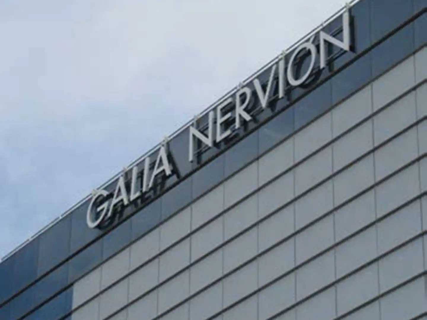 Außenansicht von Garage zum Verkauf in Sevilla