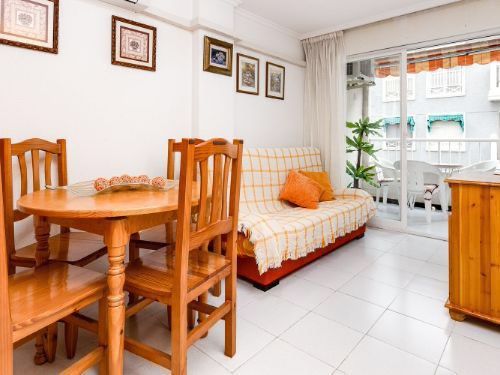 Dormitori de Apartament de lloguer en Torrevieja amb Aire condicionat, Calefacció i Terrassa
