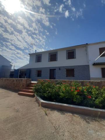 Casa-chalet en Venta en Canena