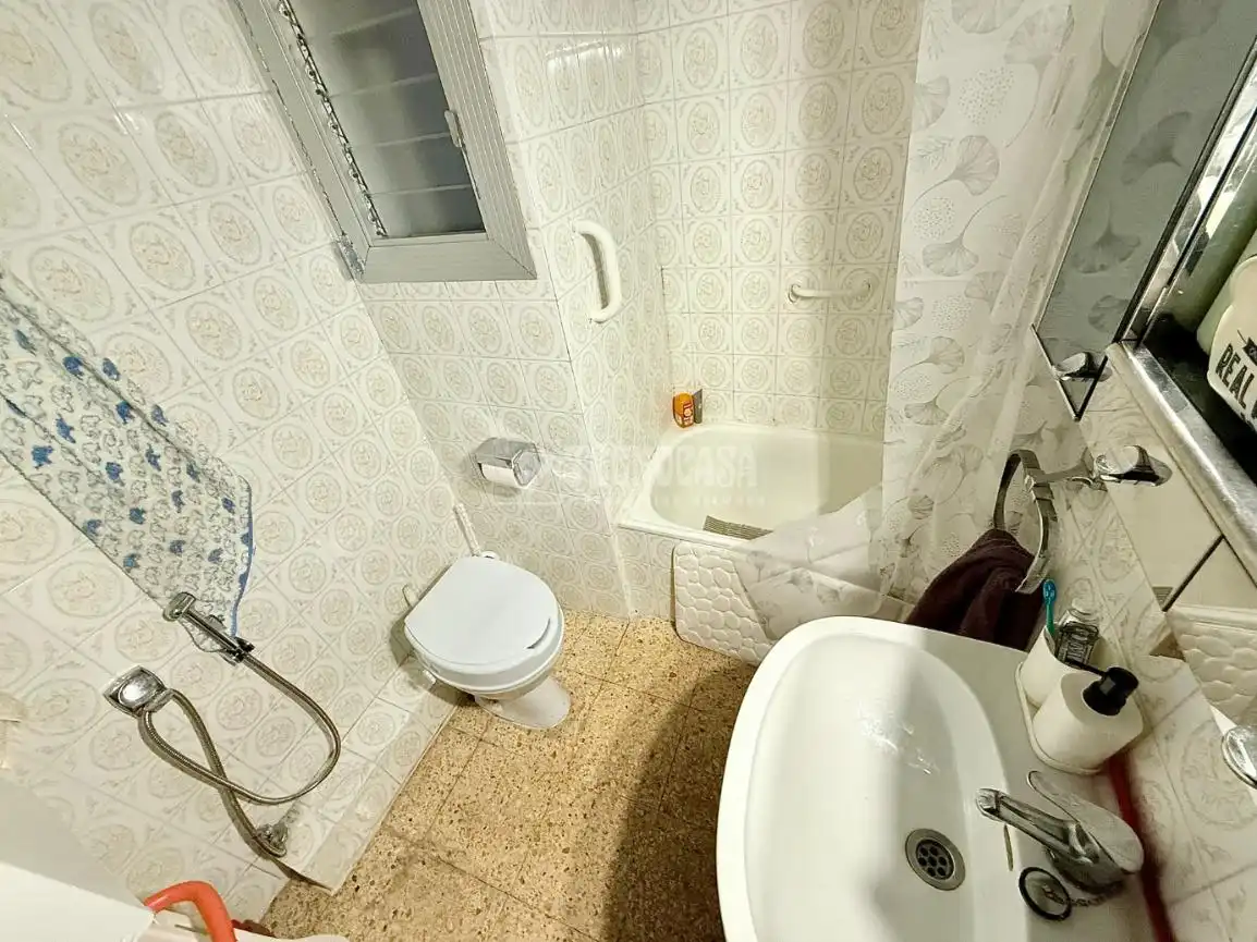 Baño de Piso en venta en Santa Coloma de Gramenet con Balcón