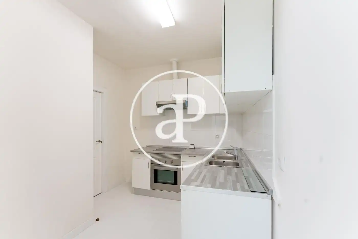 Kitchen of Flat for rent in Madrid  with Air Conditioner, Heating and Balcony