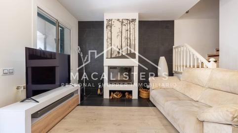 Foto 2 de Casa adosada en venda a La Xinesca, Barcelona