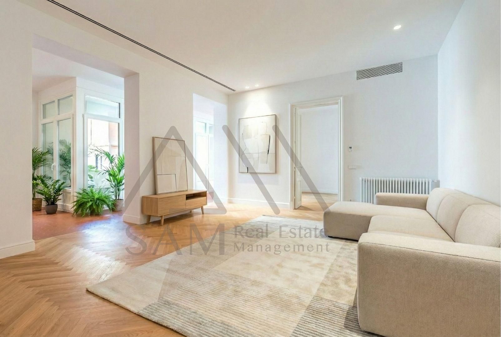 Living room of Flat for sale in  Barcelona Capital  with Heating, Terrace and Balcony