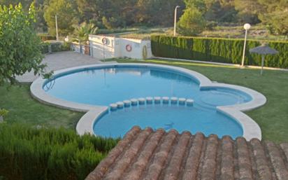 Piscina de Casa adosada en venda en Benidorm