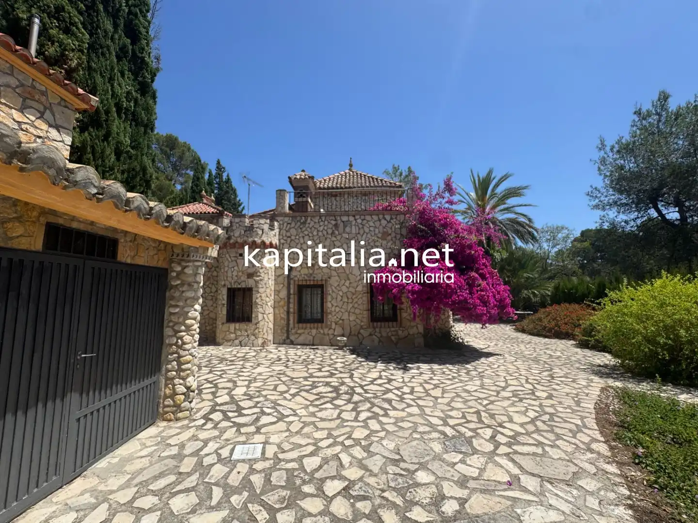 Vista exterior de Casa o xalet en venda en Xàtiva amb Calefacció, Jardí privat i Terrassa