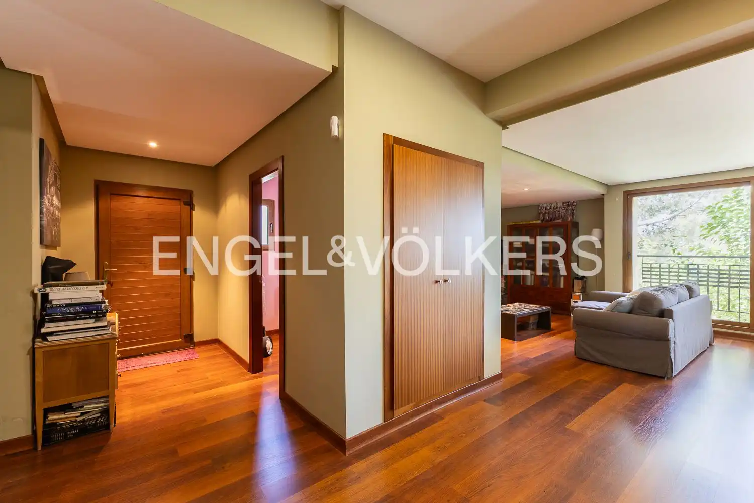 Houses for sale in Chiva  with Air Conditioner, Heating and Private garden