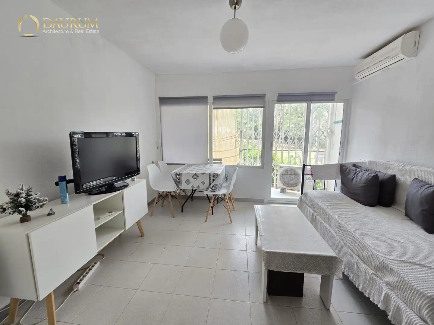 Living room of Flat for sale in Benidorm  with Air Conditioner, Terrace and Swimming Pool