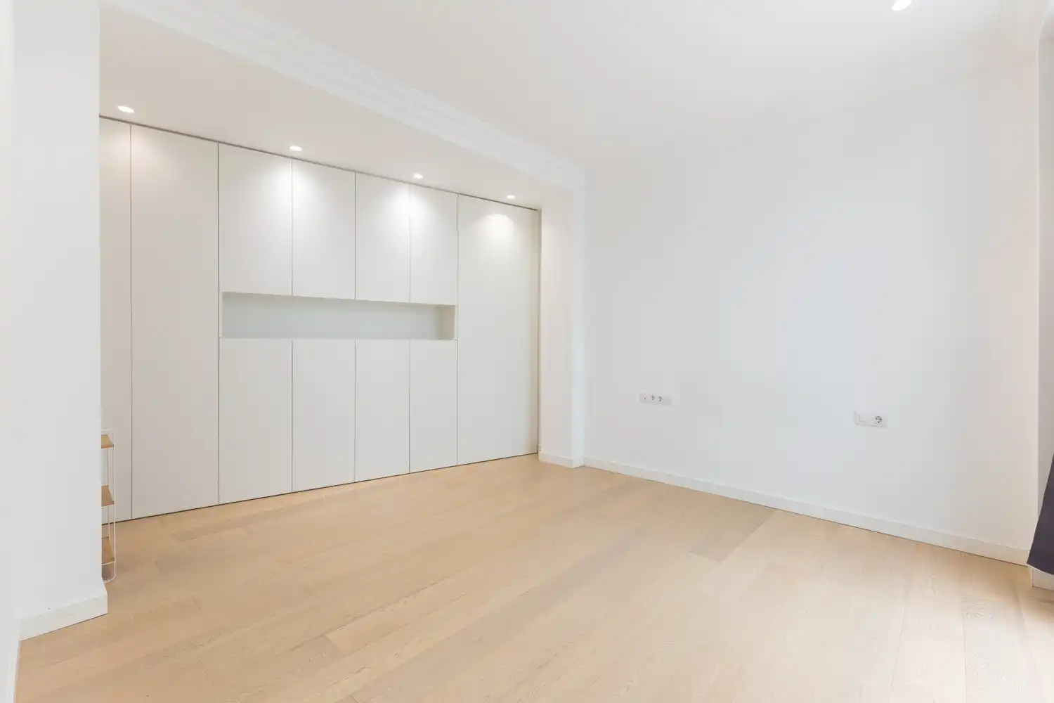 Flat for rent in Valencia  with Air Conditioner, Heating and Furnished
