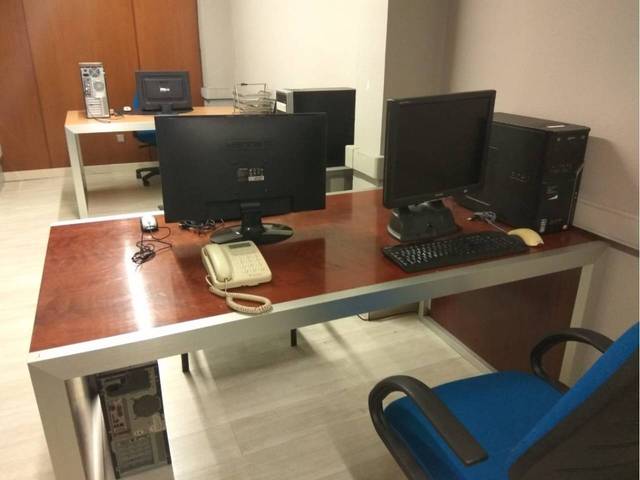 Local comercial en Venta en Calle Cabo Peñas en Teatinos - Los Prados