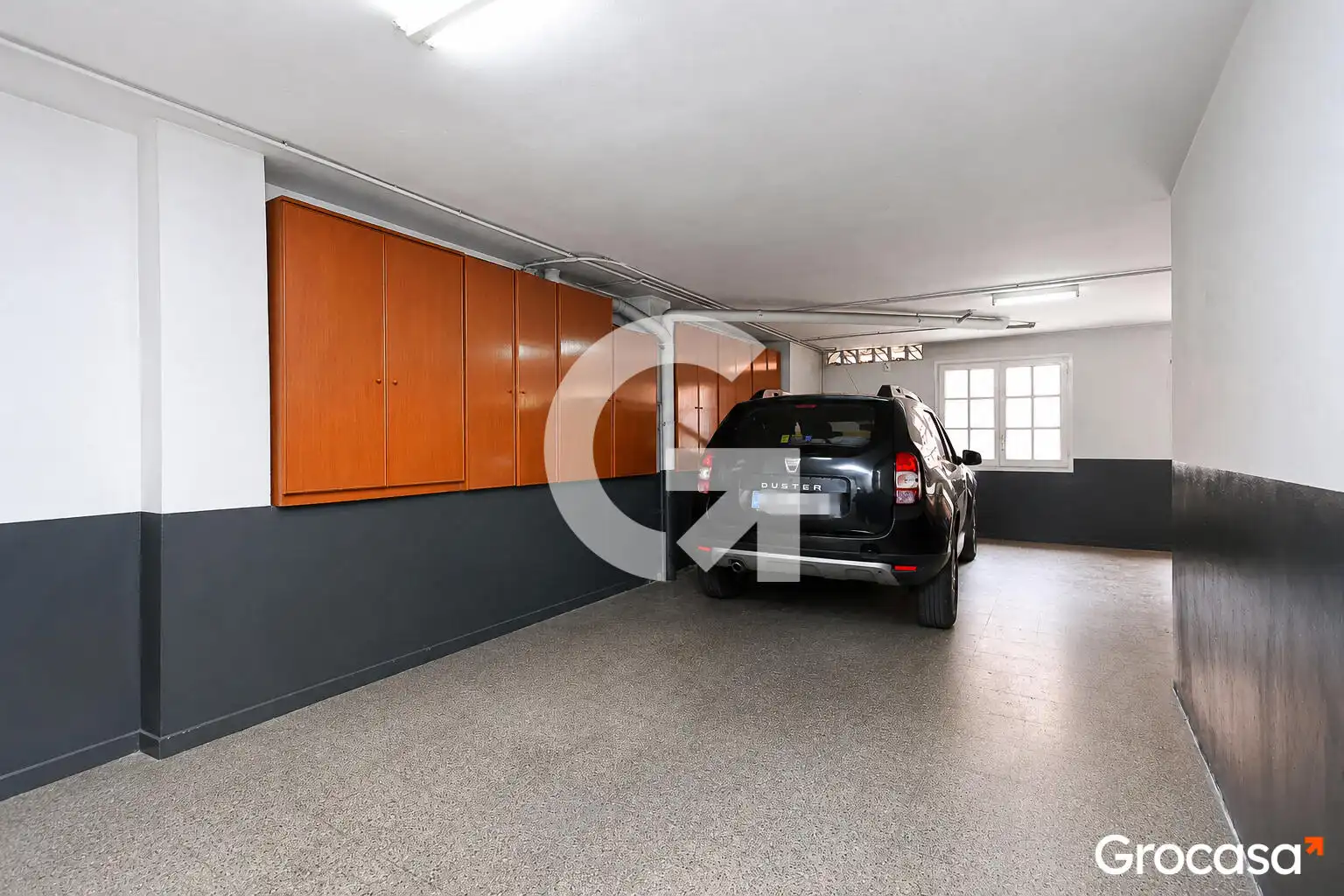 Parking de Casa adosada en venta en Barcelona con Aire acondicionado, Calefacción y Terraza