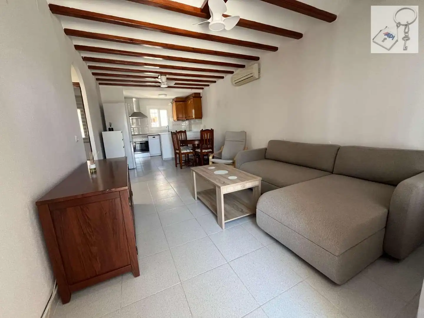 Sala d'estar de Casa o xalet en venda en Orihuela amb Aire condicionat, Terrassa i Moblat