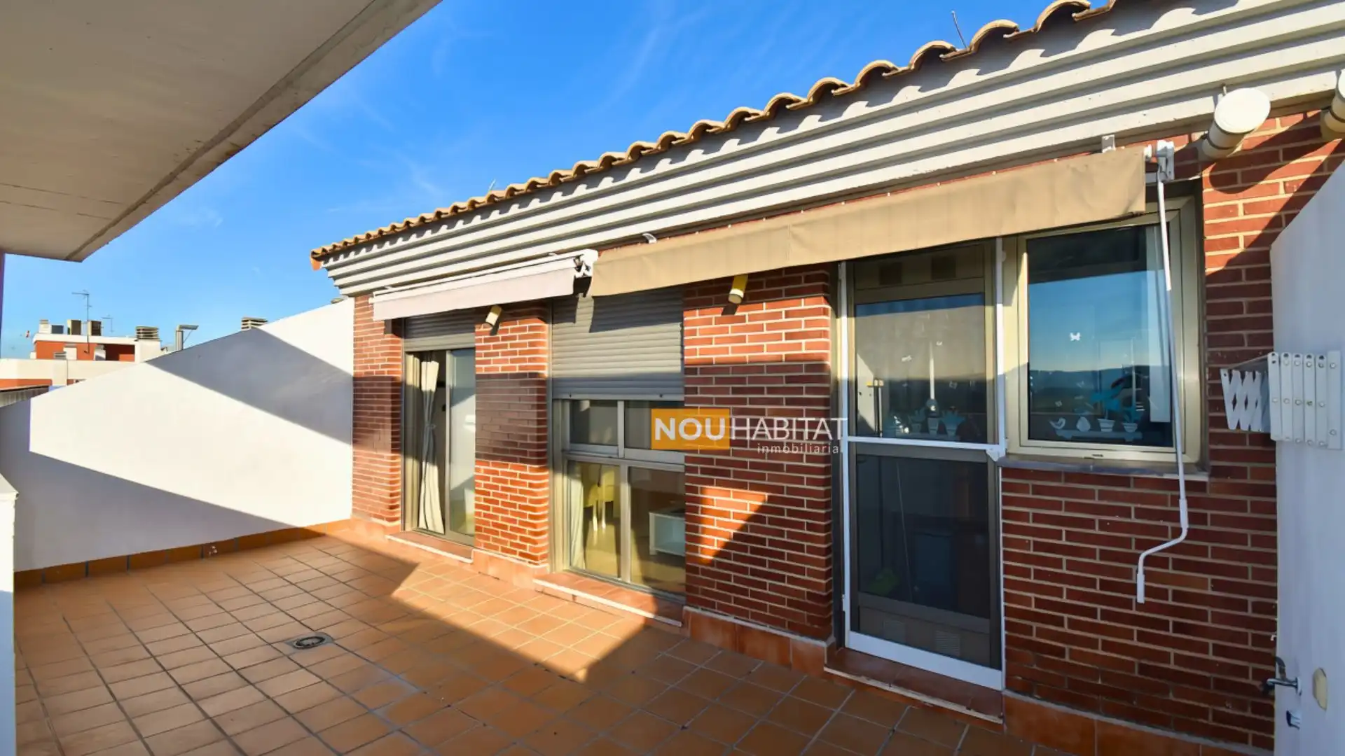 Vista exterior de Ático en venta en Montserrat con Aire acondicionado, Terraza y Trastero