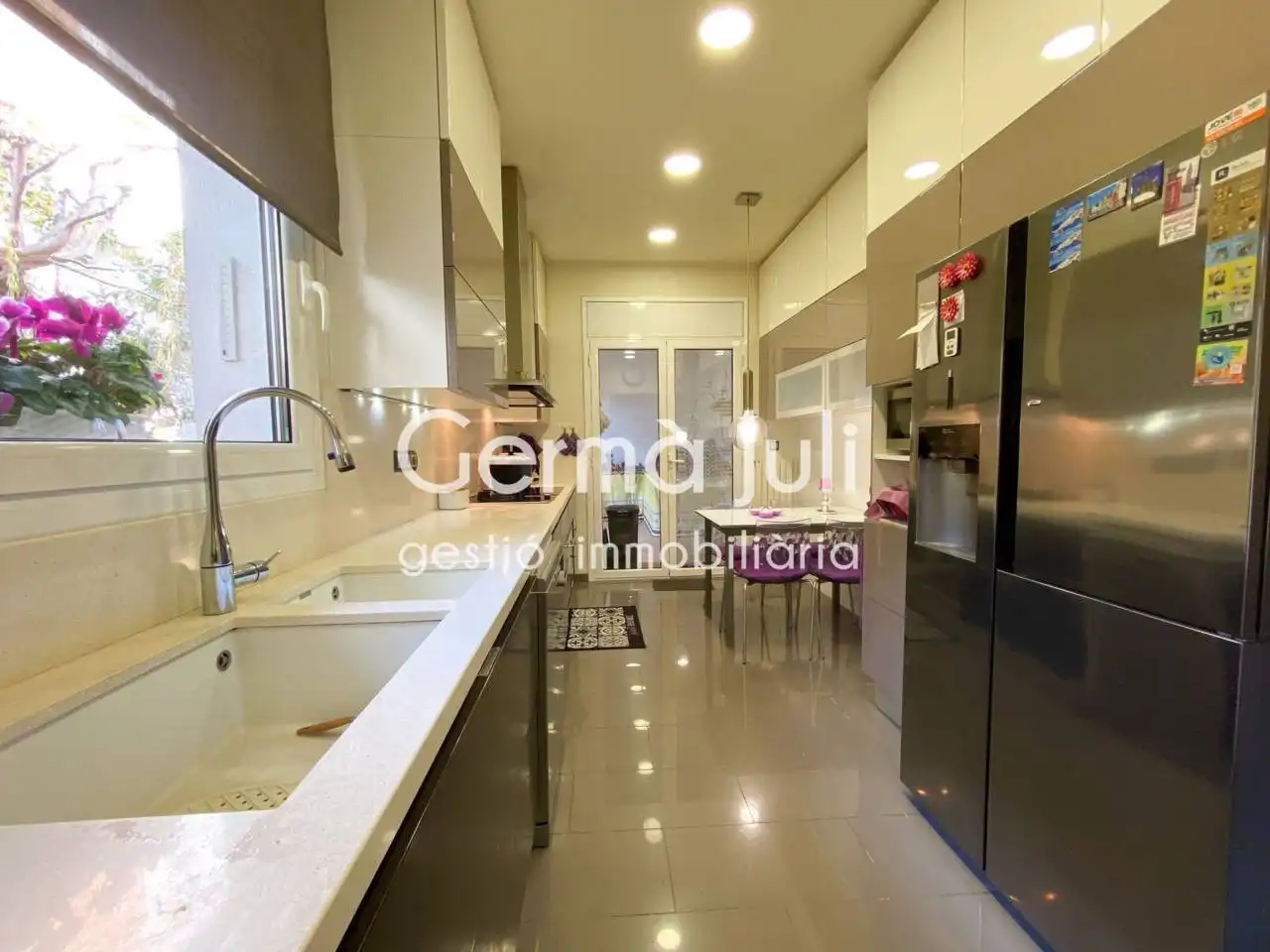 Cocina de Casa adosada en venta en Badalona con Aire acondicionado, Calefacción y Jardín privado
