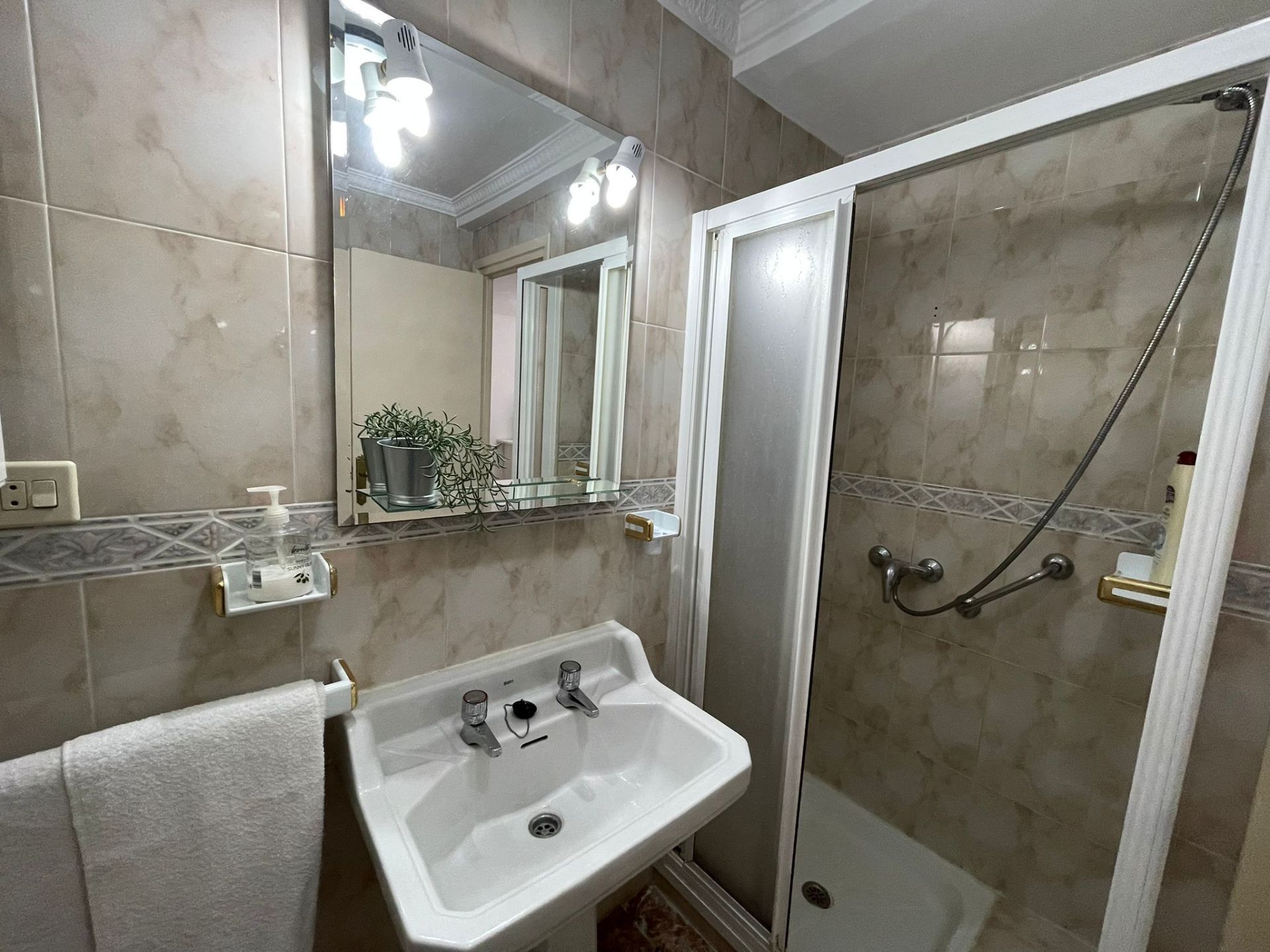 Bany de Apartament en venda en Vélez-Málaga amb Aire condicionat, Calefacció i Moblat