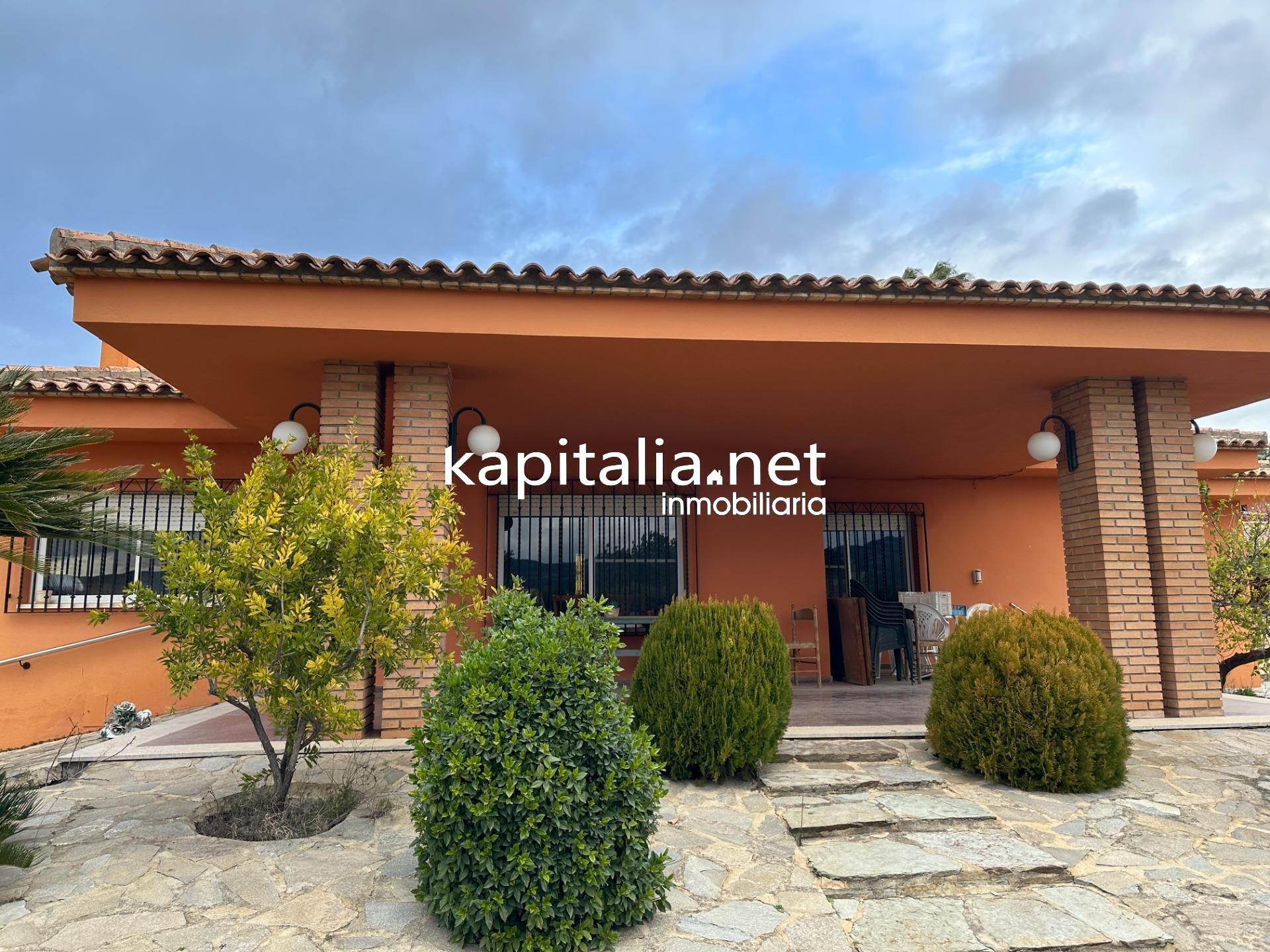 Jardí de Casa o xalet en venda en Ontinyent amb Jardí privat, Terrassa i Traster