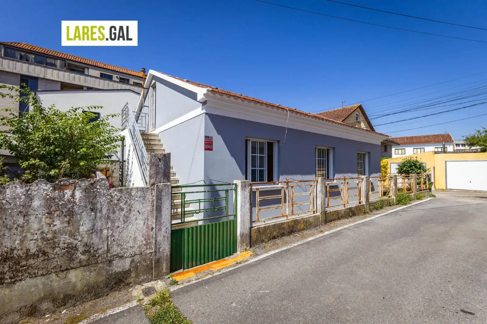 Vista exterior de Casa o xalet en venda en Cangas  amb Moblat