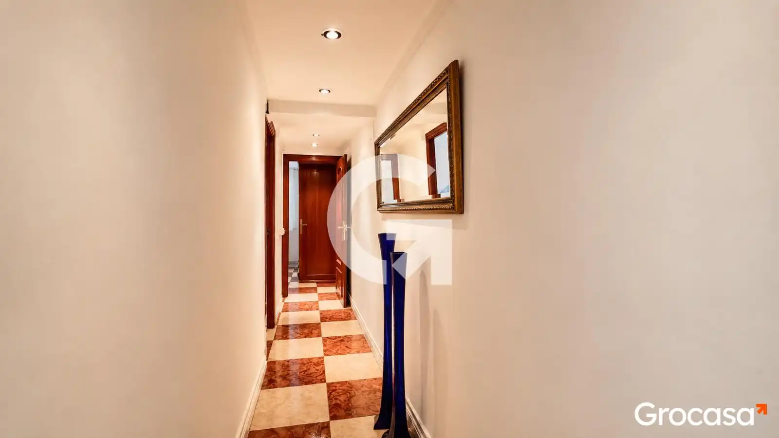 Flat for sale in Barcelona  with Air Conditioner and Heating