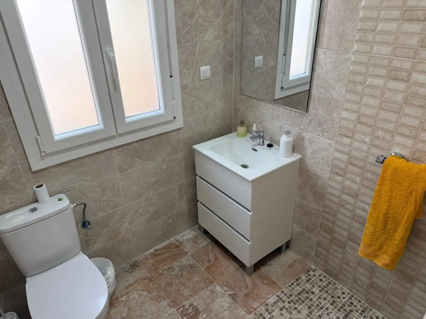 Baño de Casa o chalet en venta en Carmona con Jardín privado, Terraza y Piscina