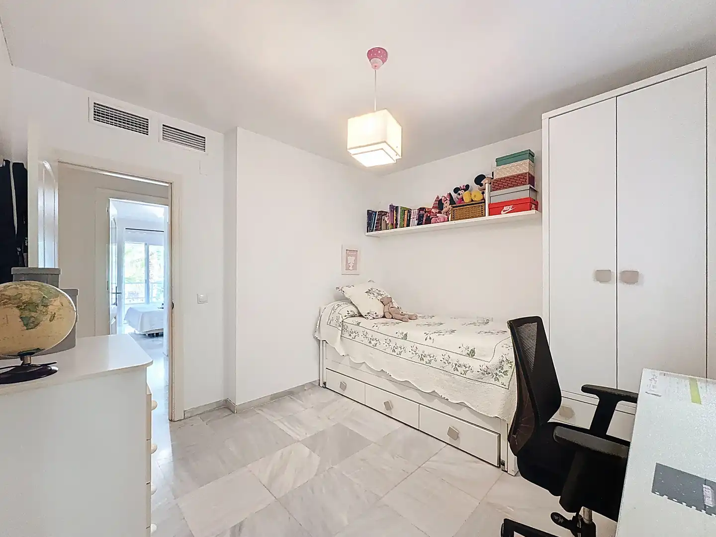 Bedroom of Flat for sale in Málaga  with Air Conditioner, Terrace and Community pool