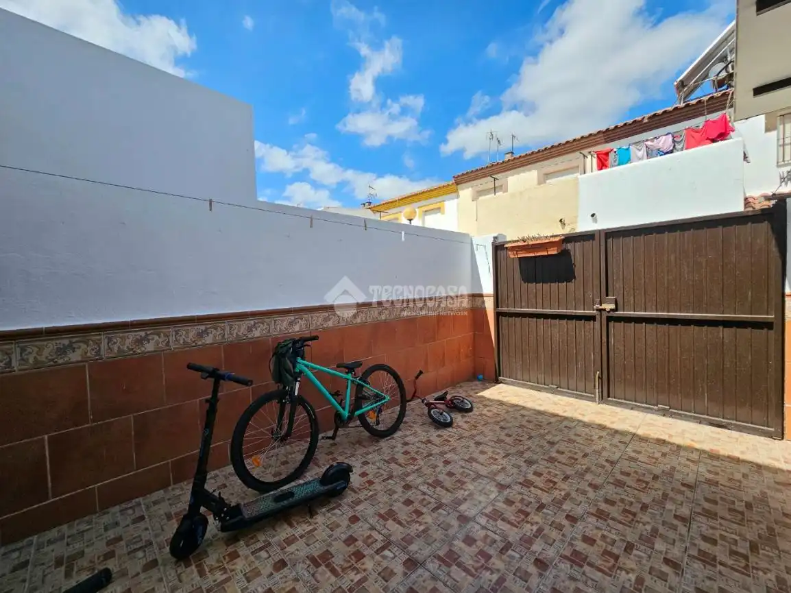 Vista exterior de Casa o chalet en venta en Jerez de la Frontera con Aire acondicionado