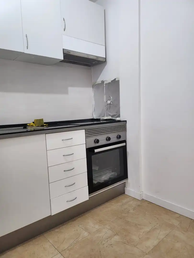 Küche von Maisonette zur Miete in Yuncos mit Abstellraum, Ofen und Balkon