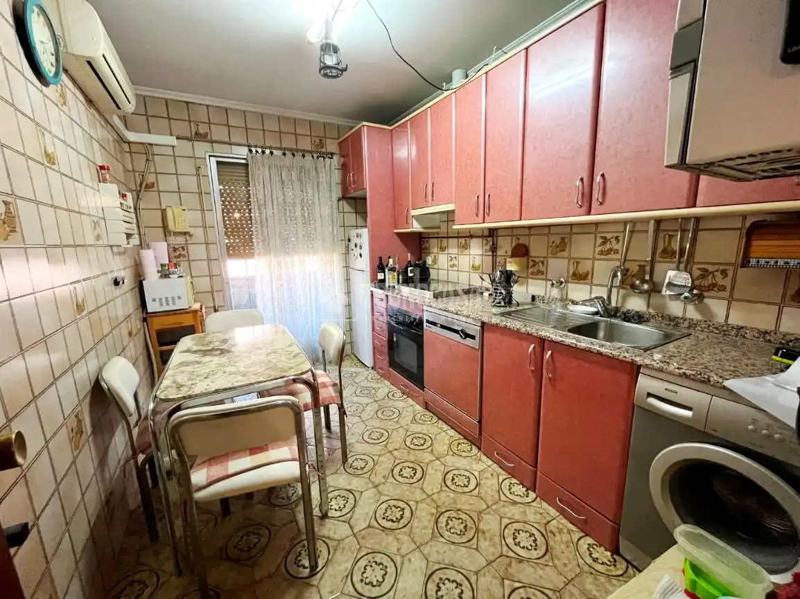 Kitchen of Buildings for sale in Madrid