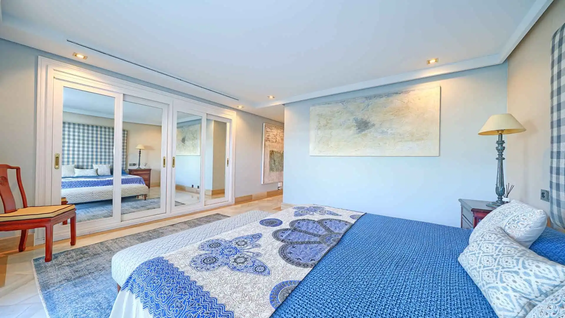 Dormitori de Apartament en venda en Marbella amb Aire condicionat, Terrassa i Piscina