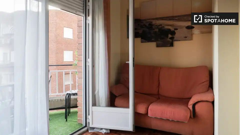 Room in Estación - Parque O'Donnell