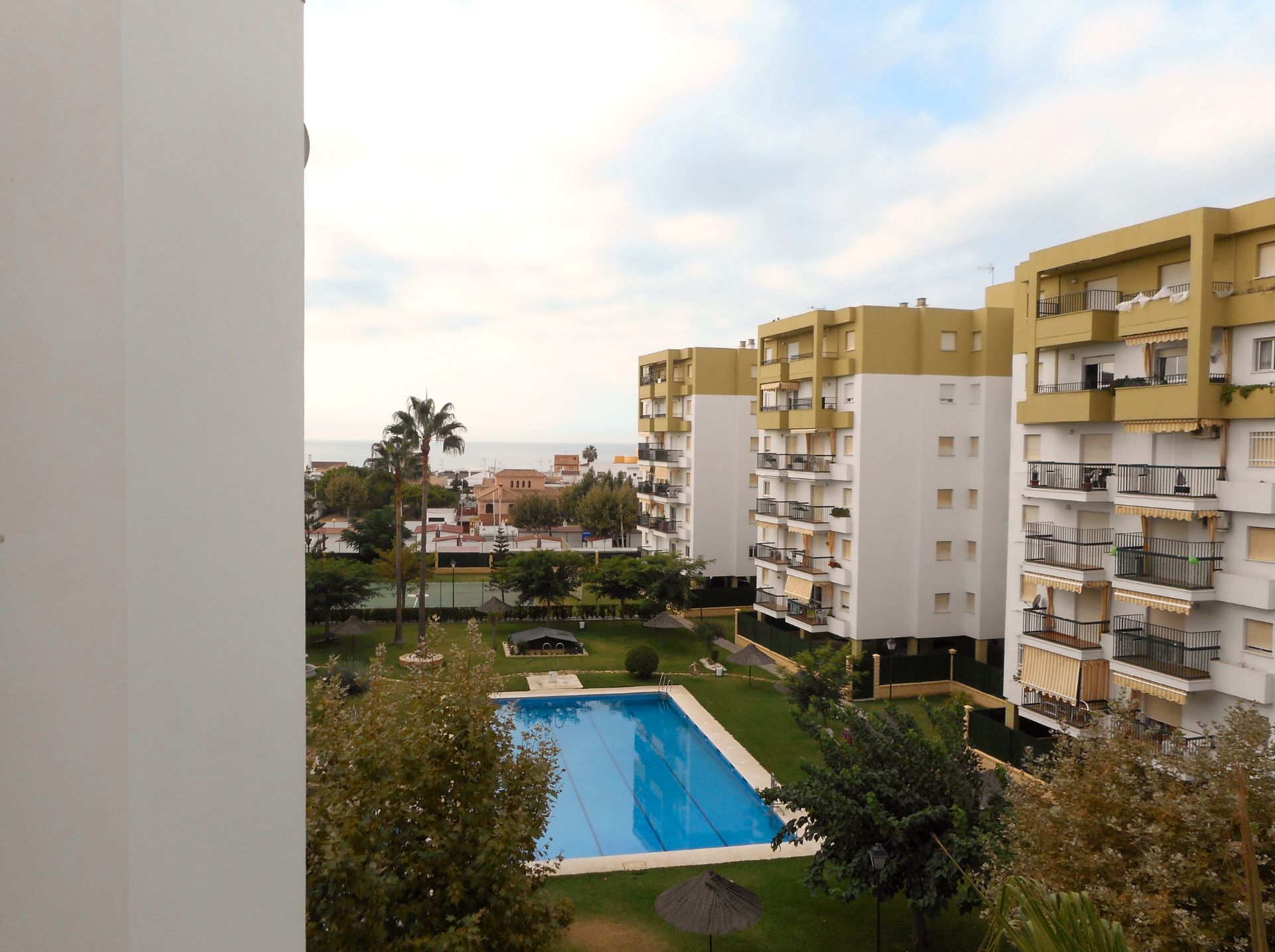 Dormitori de Apartament en venda en La Antilla amb Balcó i Piscina comunitària