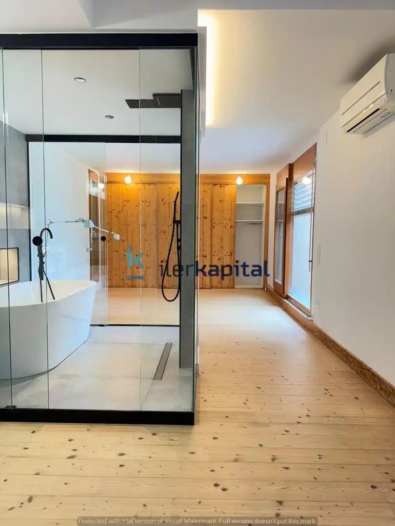 Bany de Casa o xalet en venda en Lleida amb Aire condicionat, Calefacció i Jardí privat