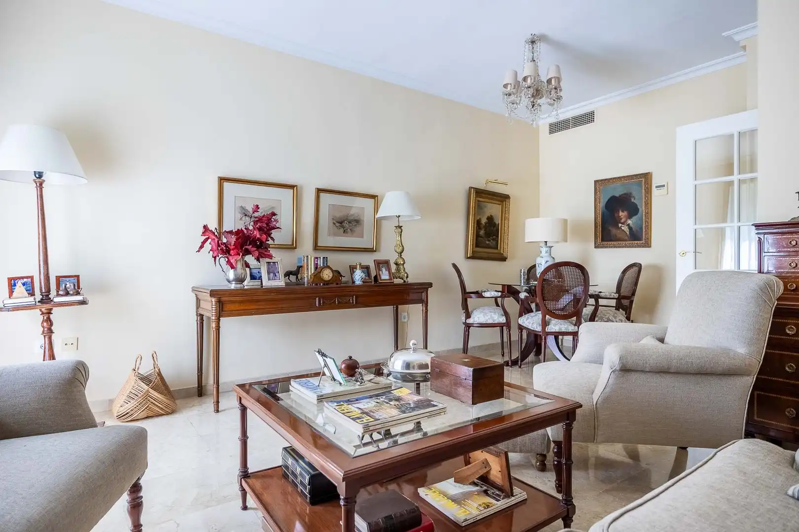 Living room of Flat for sale in Sevilla  with Air Conditioner, Heating and Storage room
