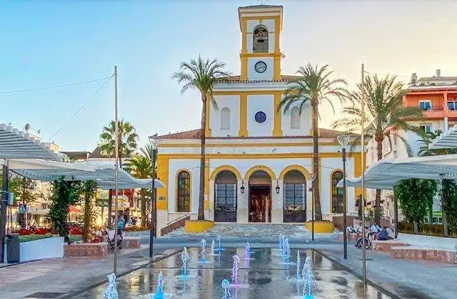 Vista exterior de Apartament en venda en Marbella amb Aire condicionat
