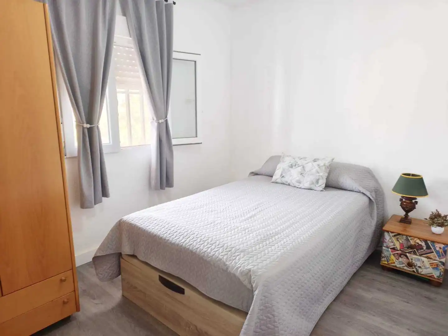 Bedroom of Detached homes for sale in Tavernes de la Valldigna  with Air Conditioner, Terrace and Swimming Pool