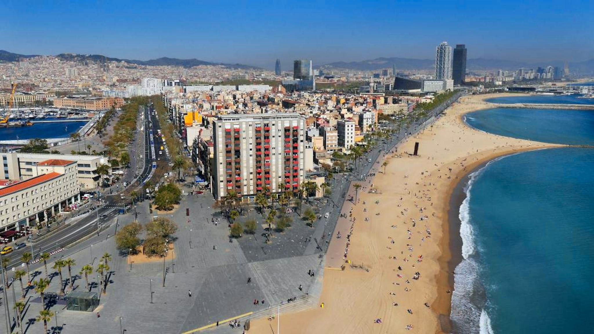 Exterior view of Flat to rent in  Barcelona Capital  with Air Conditioner, Private garden and Furnished
