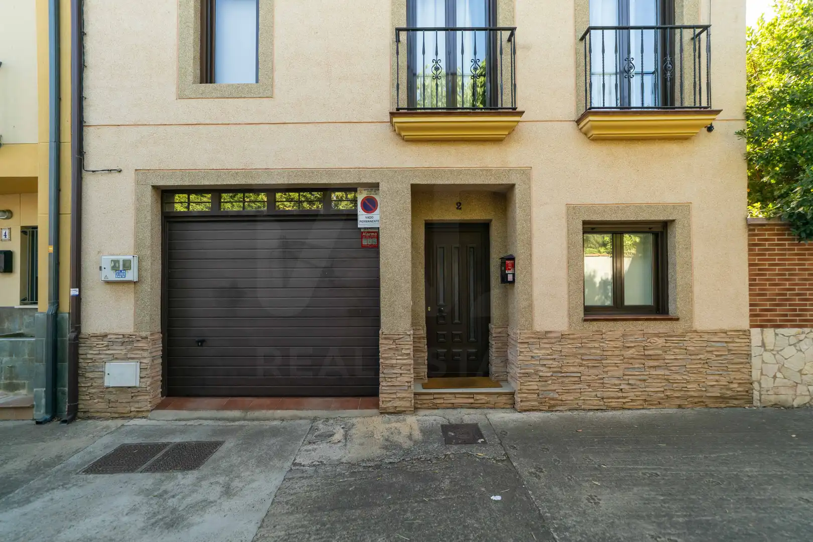 Vista exterior de Casa o chalet en venta en León Capital  con Calefacción y Terraza