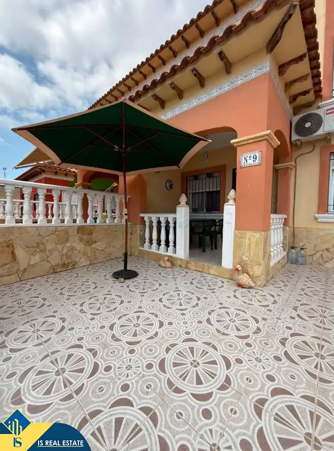 Casa con piscina en venta en Zona Carrefour - Urbanizaciones, imagen 4