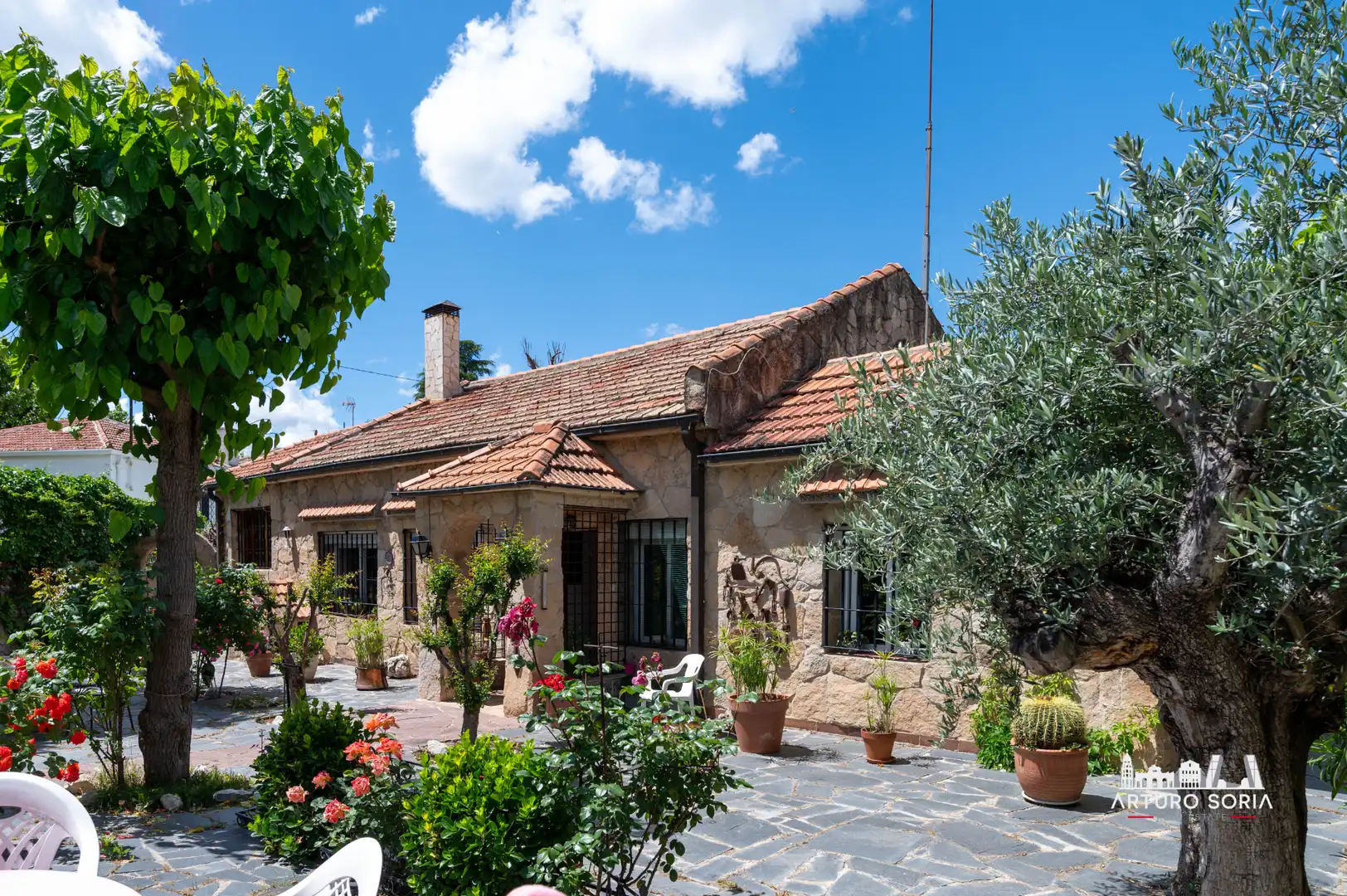 Exterior view of Residential for sale in Madrid