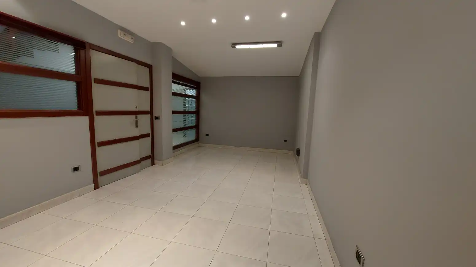 Business premises for sale in Logroño - Calle General Vara de Rey, imagen 3