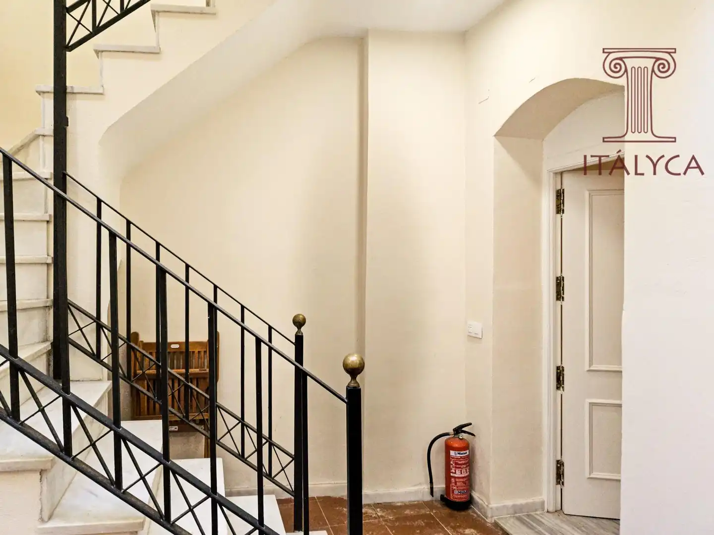 Ático en venta en Sevilla con Aire acondicionado, Terraza y Amueblado
