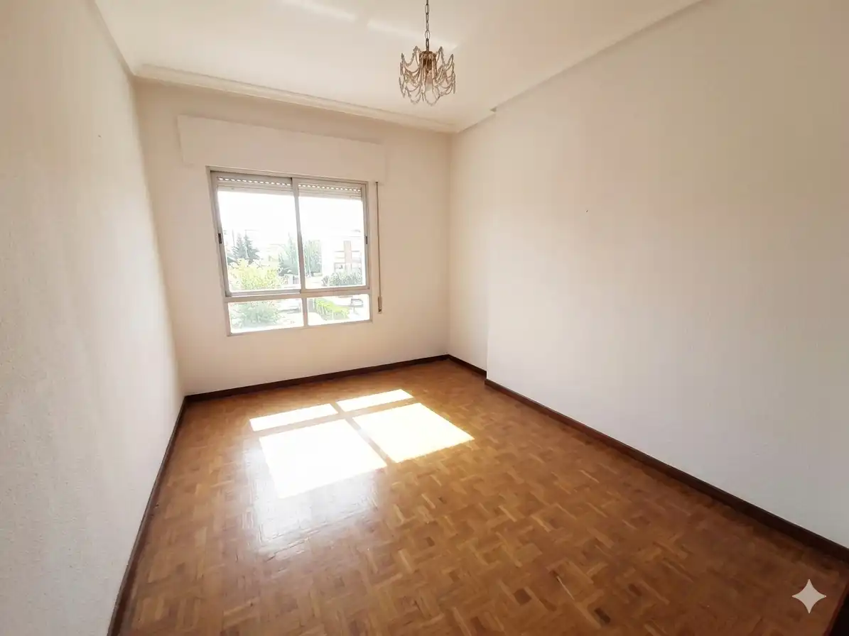 Dormitori de Pis en venda en Puertollano amb Aire condicionat, Parquet i Balcó