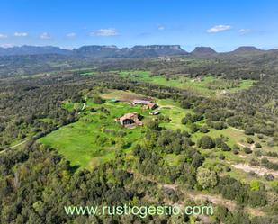 Country house zum verkauf in L'Esquirol mit Privatgarten, Terrasse und Balkon