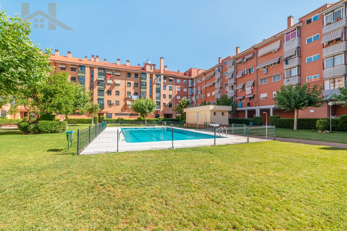 Vista exterior de Piso en venta en Fuenlabrada con Aire acondicionado, Calefacción y Trastero
