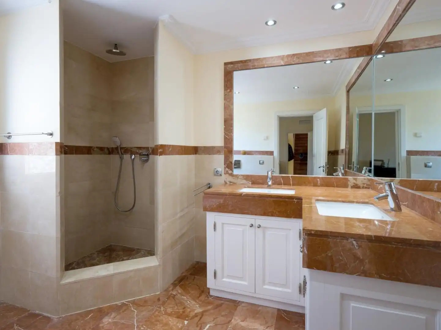 Baño de Casa o chalet de alquiler en Calvià con Aire acondicionado, Calefacción y Jardín privado