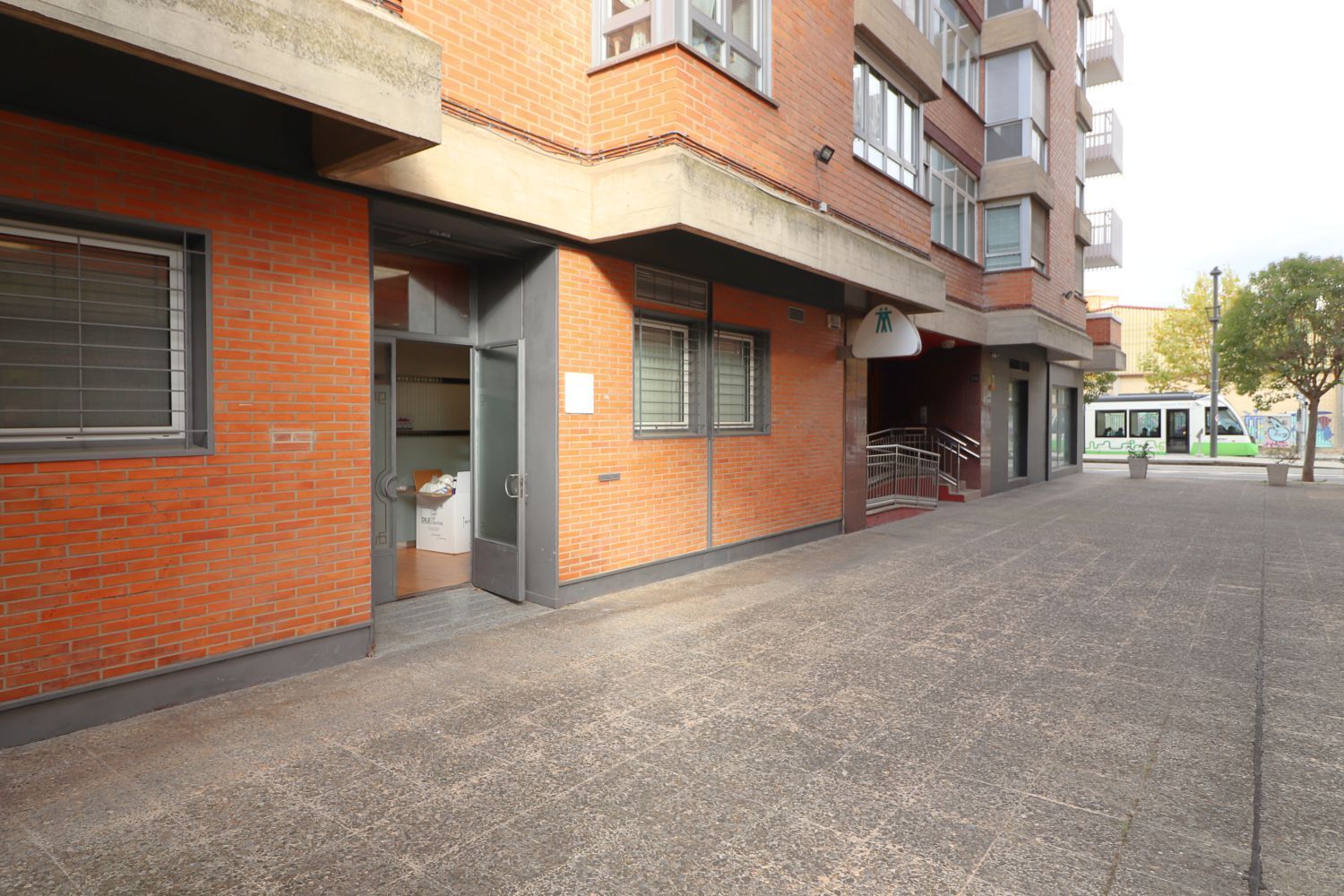 Vista exterior de Local en venda en Vitoria - Gasteiz