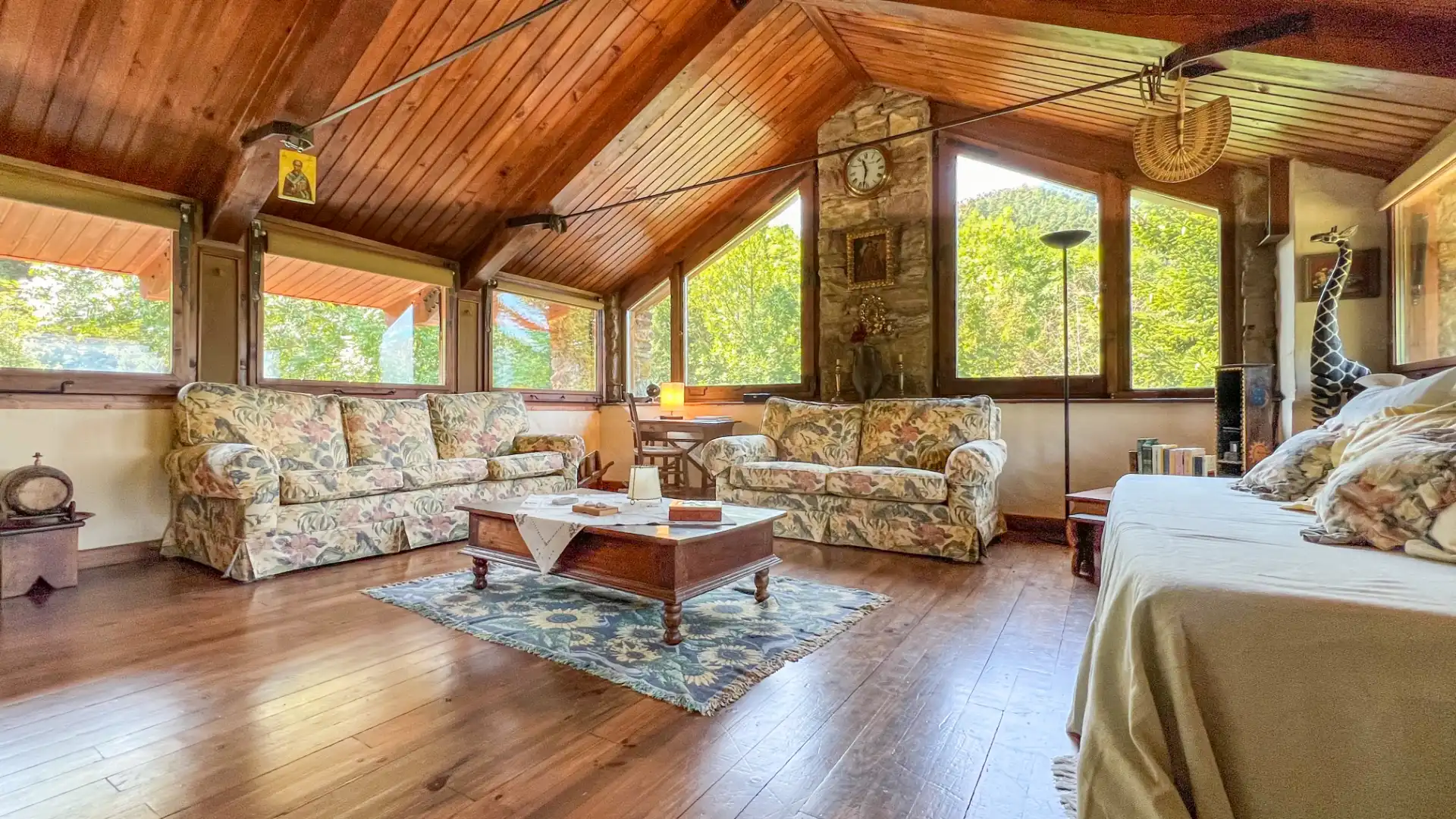 Sala d'estar de Casa o xalet en venda en Benasque amb Calefacció, Jardí privat i Parquet