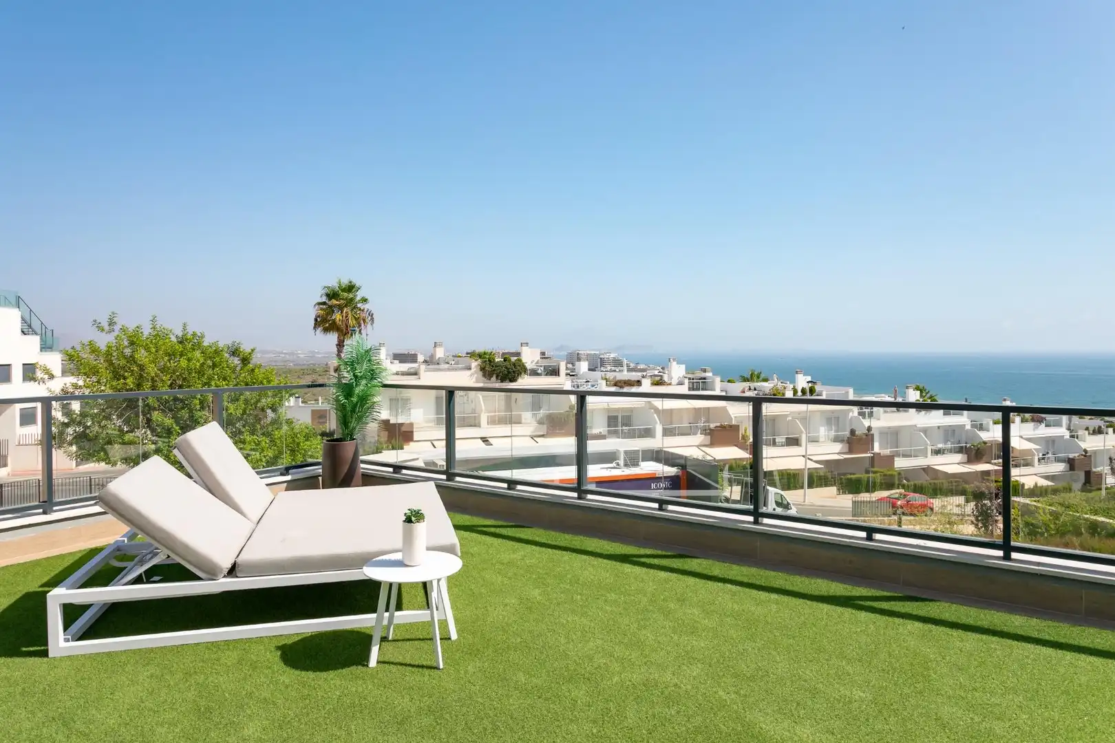 Terrasse von Erdgeschoss zum Verkauf in Santa Pola mit Klimaanlage, Heizung und Privatgarten